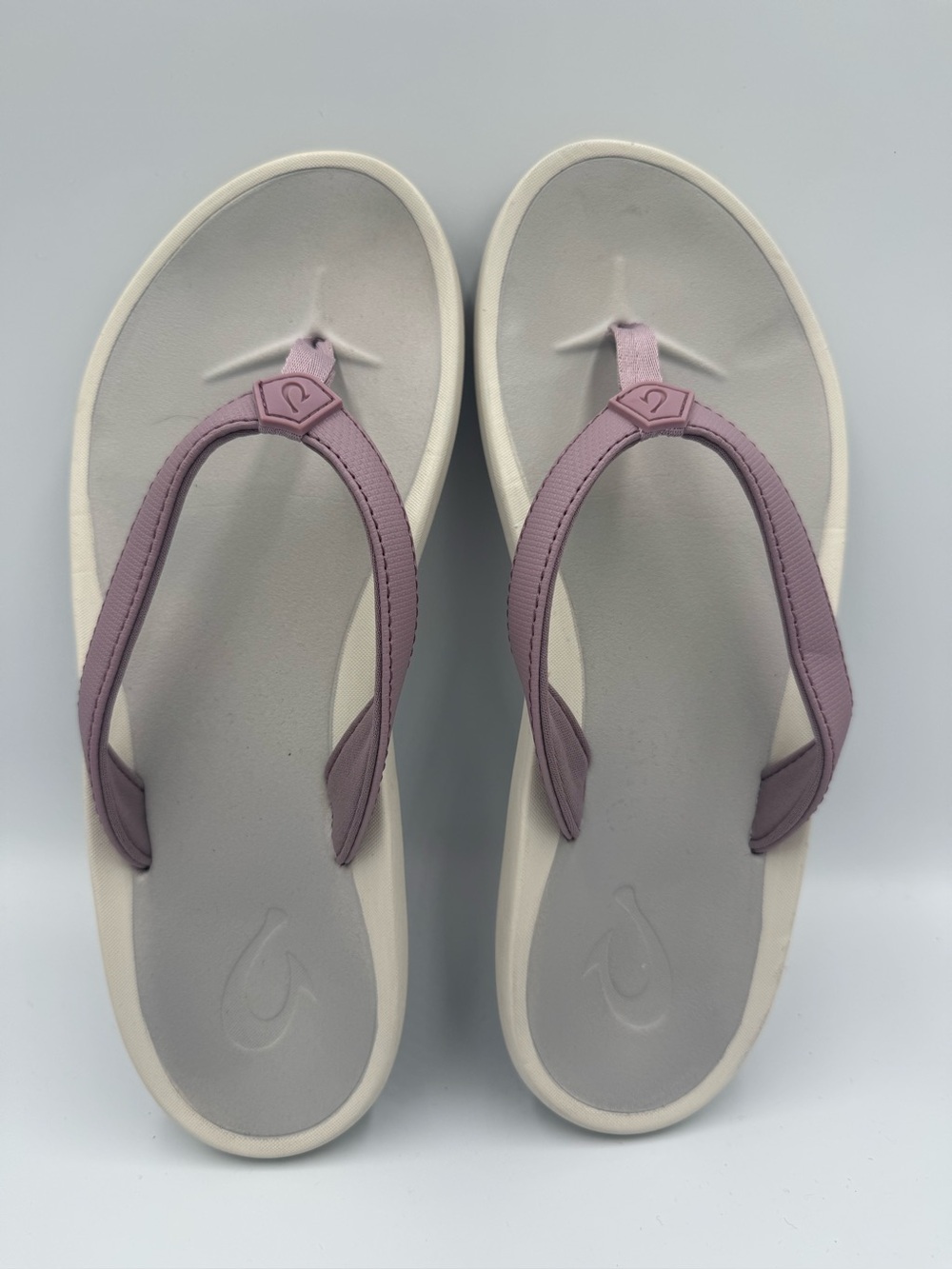 OluKai Lilac and Light Gray Women’s Flip Flop Sandals, size 8